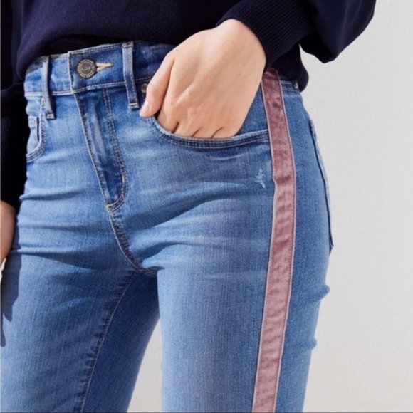 LOFT Modern Skinny Jeans Women’s Size 0 Velvet Side Stripe Raw Edge Hem - Picture 1 of 5